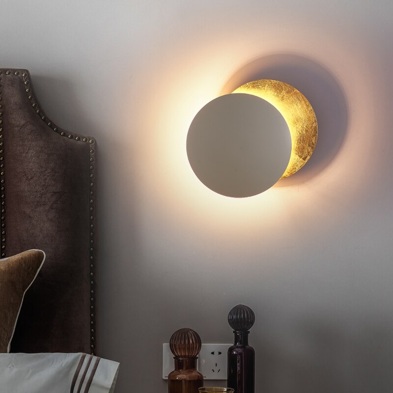 Sonnenfinsternis-Wandleuchte